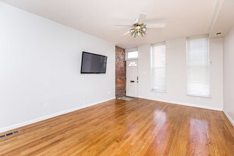 1023 S Hanover St in Baltimore, MD - Building Photo - Building Photo