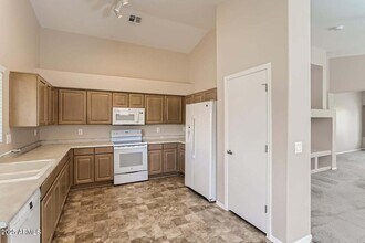 6038 N Almanza Ln in Litchfield Park, AZ - Building Photo - Building Photo