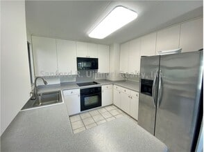 1017 Nanialii St in Kailua, HI - Building Photo - Building Photo