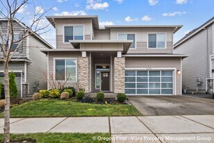 16702 NW Trillium St in Portland, OR - Building Photo