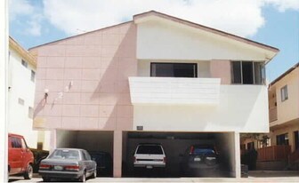 7245-7251 Willoughby Ave in West Hollywood, CA - Building Photo