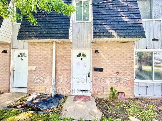 5520 Beavercrest Dr in Lorain, OH - Building Photo - Building Photo