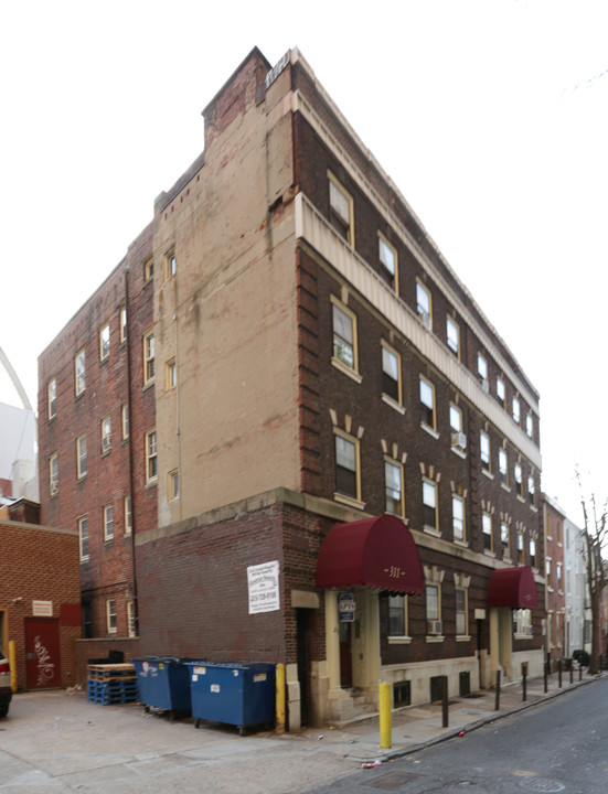 311-317 S Hicks St in Philadelphia, PA - Building Photo