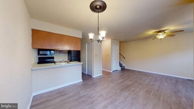 6008 Chestnut Hollow Ct in Centreville, VA - Building Photo - Building Photo