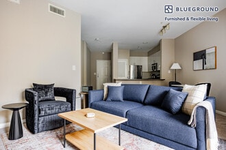 25 S Oak Knoll Ave in Pasadena, CA - Building Photo - Building Photo