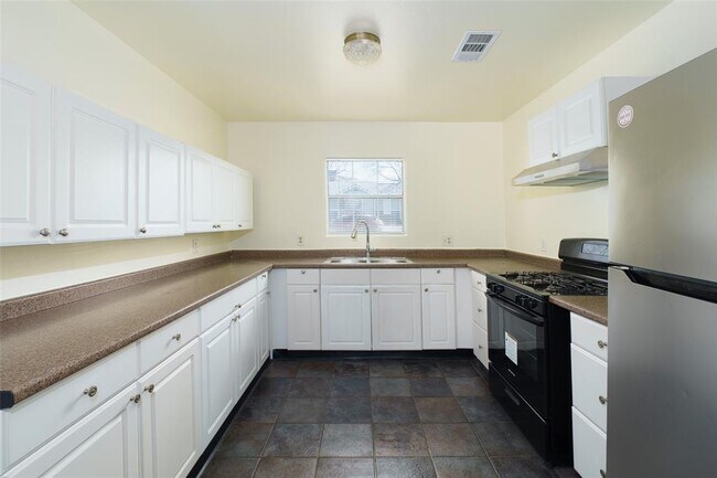 505 E Applegate Dr in Austin, TX - Building Photo - Building Photo