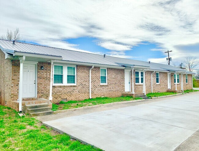 211 Lexington Dr in Clarksville, TN - Building Photo - Building Photo