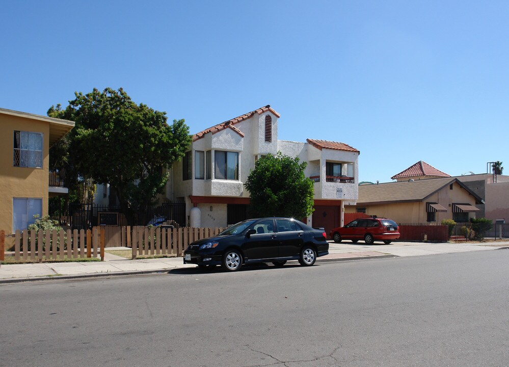 4029 Chamoune Ave in San Diego, CA - Foto de edificio