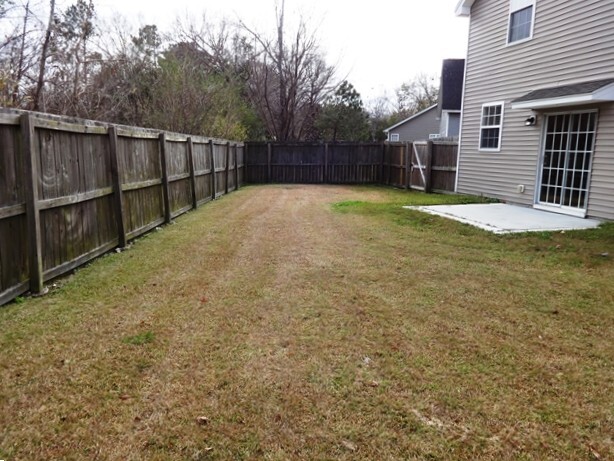 2426 Thoreau St in North Charleston, SC - Building Photo