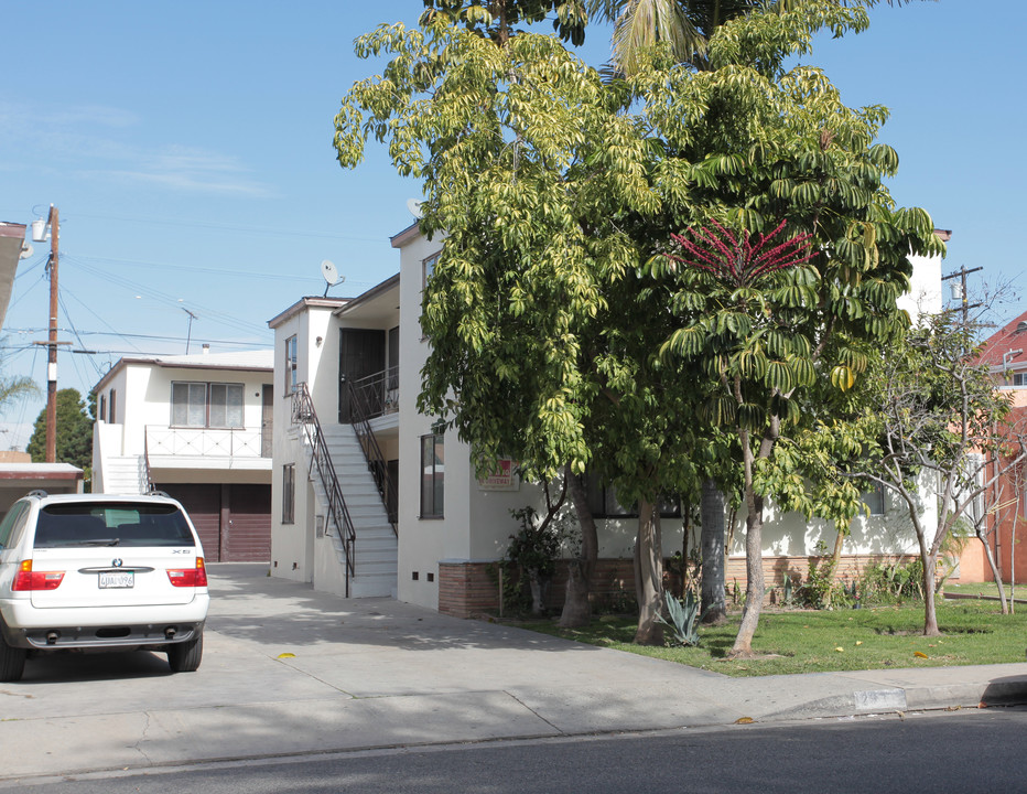 2931 Santa Ana St in South Gate, CA - Building Photo