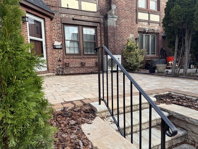 property at 404 Bauer Pl