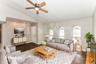 6914 Pickett Dr in Richmond, TX - Building Photo - Building Photo