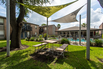 Park at Clear Lake in Houston, TX - Foto de edificio - Building Photo