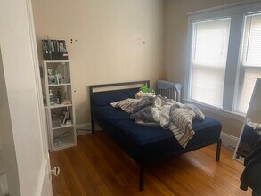 29 Sunset Rd, Unit 1 in Somerville, MA - Foto de edificio - Building Photo