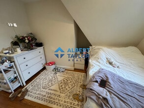 44 Greycliff Rd, Unit 1 in Boston, MA - Foto de edificio - Building Photo