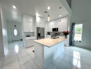 7044 Brickell Ct in Spring Hill, FL - Building Photo - Building Photo
