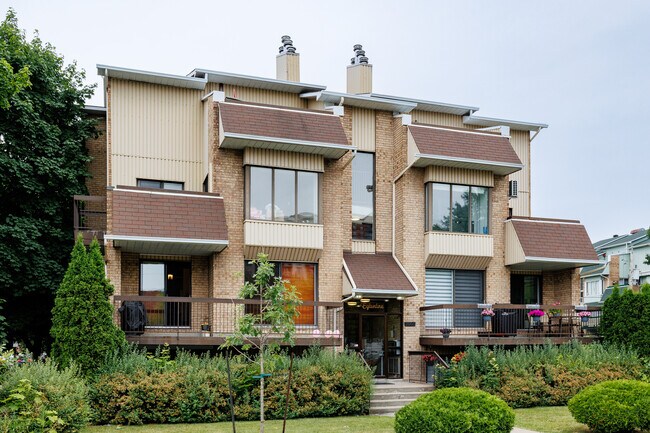 3005 Alton-Goldbloom Pl