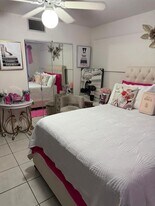 1710 NE 191st St in Miami, FL - Building Photo