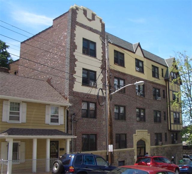 10 Jefferson Pl in Mount Vernon, NY - Building Photo - Building Photo