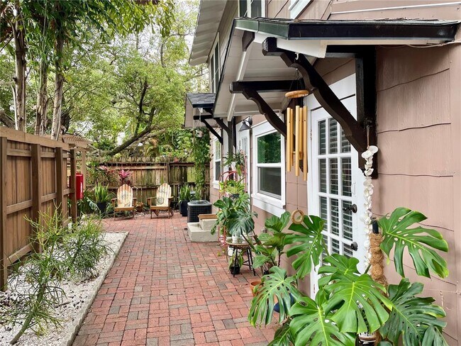 807 1/2 S Fremont Ave in Tampa, FL - Building Photo - Building Photo