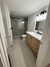 8318 NW 24th St in Coral Springs, FL - Foto de edificio - Building Photo