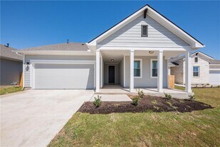 204 Cold Spg Lp in Bastrop, TX - Building Photo