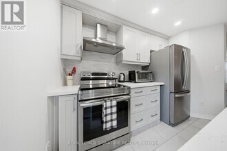 209 Hunter St E in Hamilton, ON - Building Photo - Building Photo