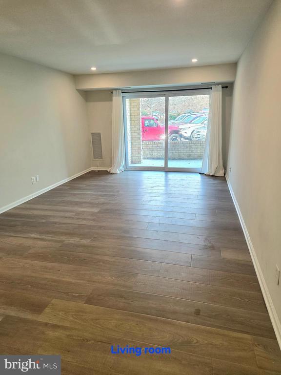 5815 Cove Landing Rd in Burke, VA - Building Photo - Building Photo