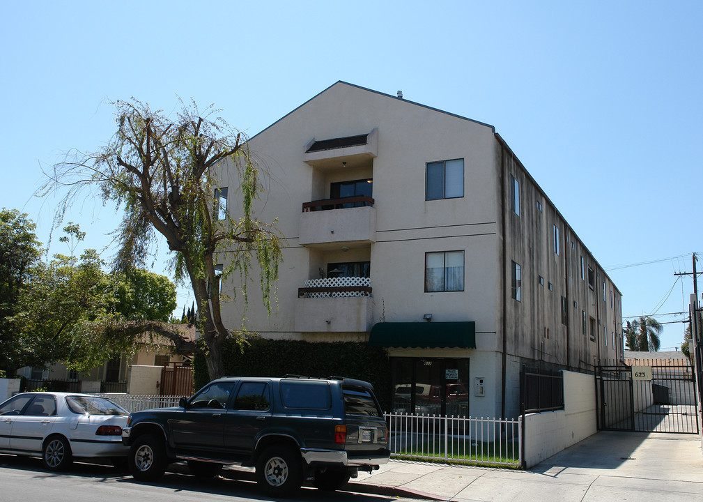 617 N Harvard Blvd in Los Angeles, CA - Foto de edificio