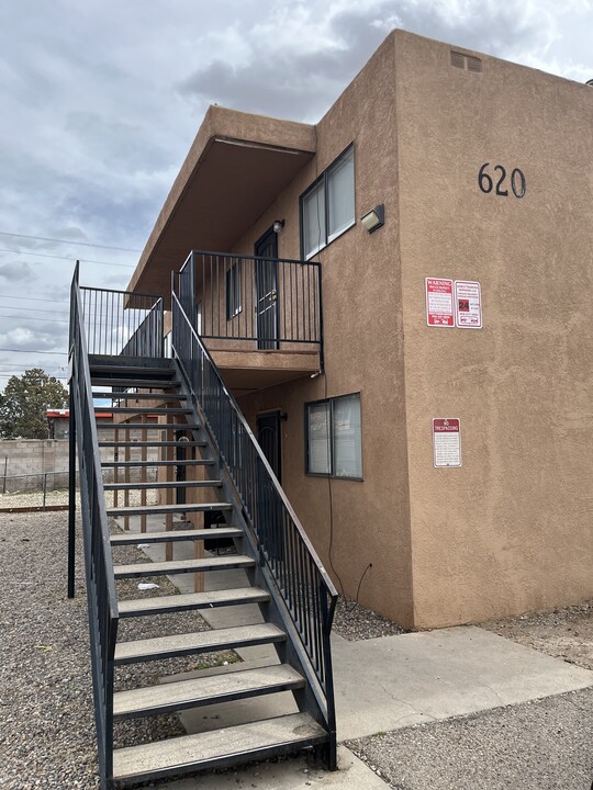 620 Chama St SE, Unit F in Albuquerque, NM - Building Photo