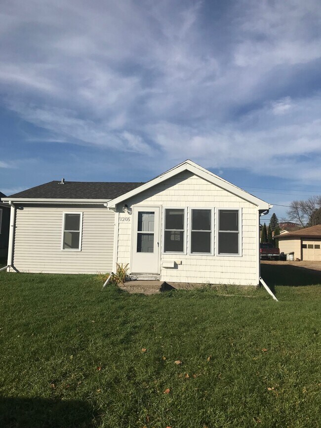 1205 3rd Ave NW Rentals in Jamestown, ND