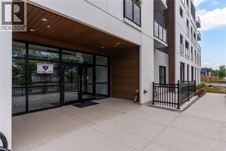 1936 Rymal Rd E in Hamilton, ON - Building Photo - Building Photo