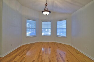 120 Greenside Ln in Georgetown, TX - Building Photo - Building Photo