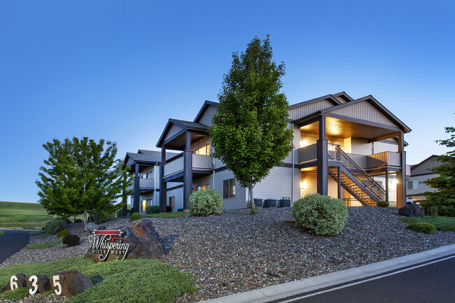 Residences at Whispering Hills in Pullman, WA - Foto de edificio - Building Photo