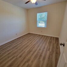 11649 Chimney Rock Rd in Houston, TX - Foto de edificio - Building Photo