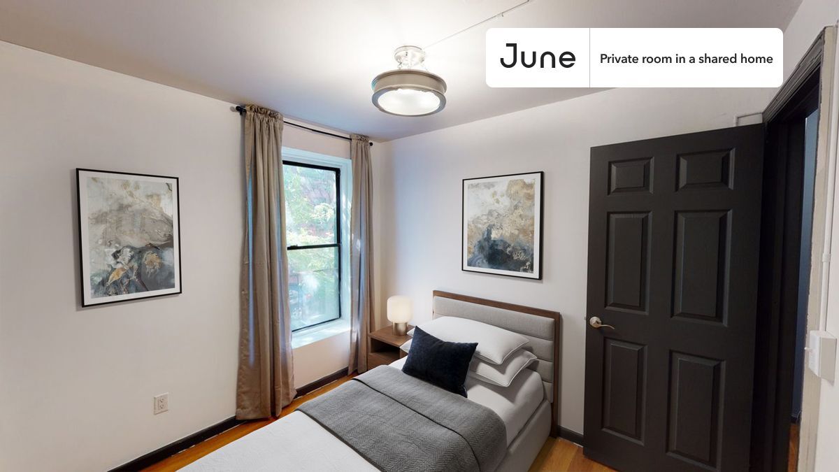Private bedroom in 4 bed/3 bath Home in New York, NY - Building Photo