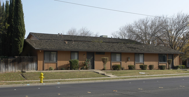 3350-3356 R St in Merced, CA - Building Photo - Building Photo