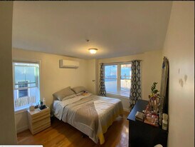 24 Beacon Pl in Somerville, MA - Building Photo