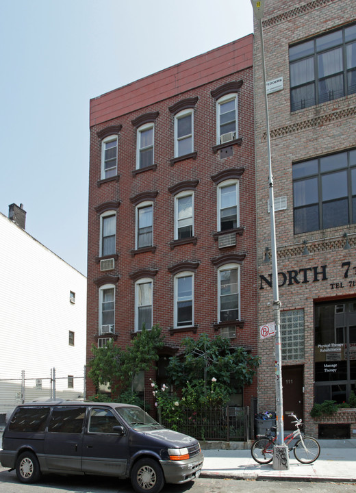 109 N 7th St in Brooklyn, NY - Building Photo