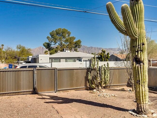 3206 E Bellevue St in Tucson, AZ - Building Photo - Building Photo