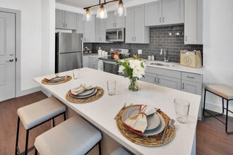 The Union in Cincinnati, OH - Building Photo - Building Photo