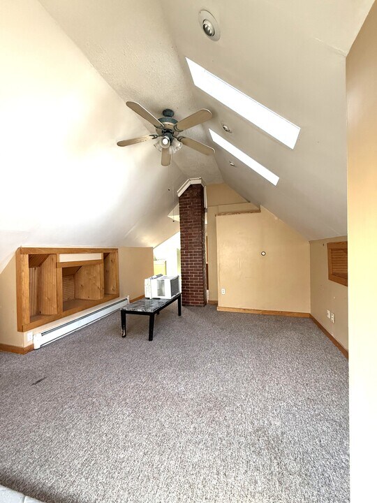 913 W 9th St, Unit 913 in Erie, PA - Building Photo