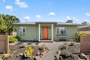 414 Vermont Ave in Moss Beach, CA - Building Photo