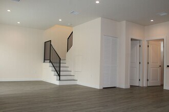5014 Kester Ave in Los Angeles, CA - Building Photo - Building Photo