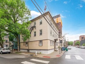 95 2nd St, Unit 5 in Cambridge, MA - Building Photo - Building Photo