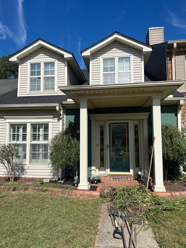 property at 1532 River Bend Pl SE