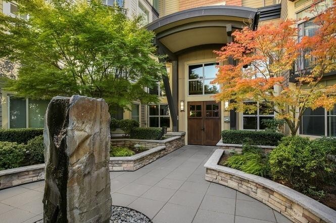 15730 116th Ave NE in Bothell, WA - Foto de edificio