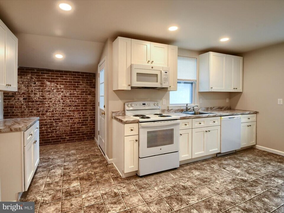 78a Ridge Rd in Telford, PA - Building Photo