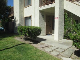 24 Village Cir Dr in Lompoc, CA - Building Photo