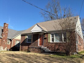 1056 Campbell St in Jackson, TN - Building Photo